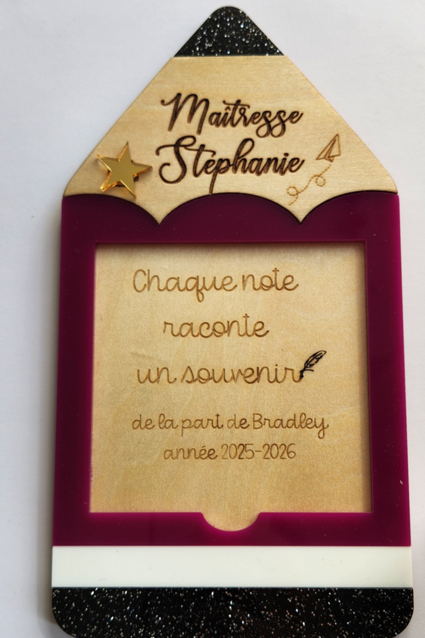 Porte Post-it personnalisé en forme de crayon fushia